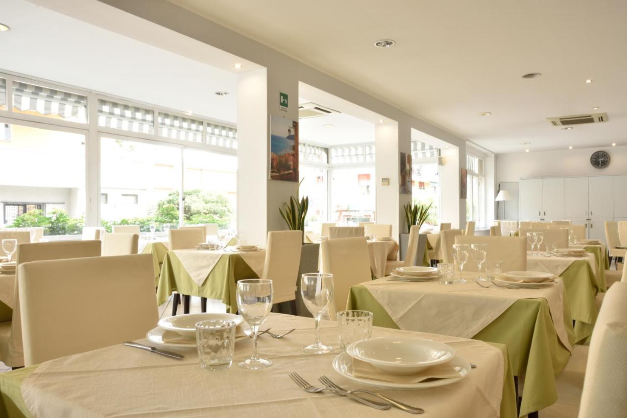 Hotel Ristorante La Marina Mhotelsgroup San Bartolomeo Al Mare Ngoại thất bức ảnh