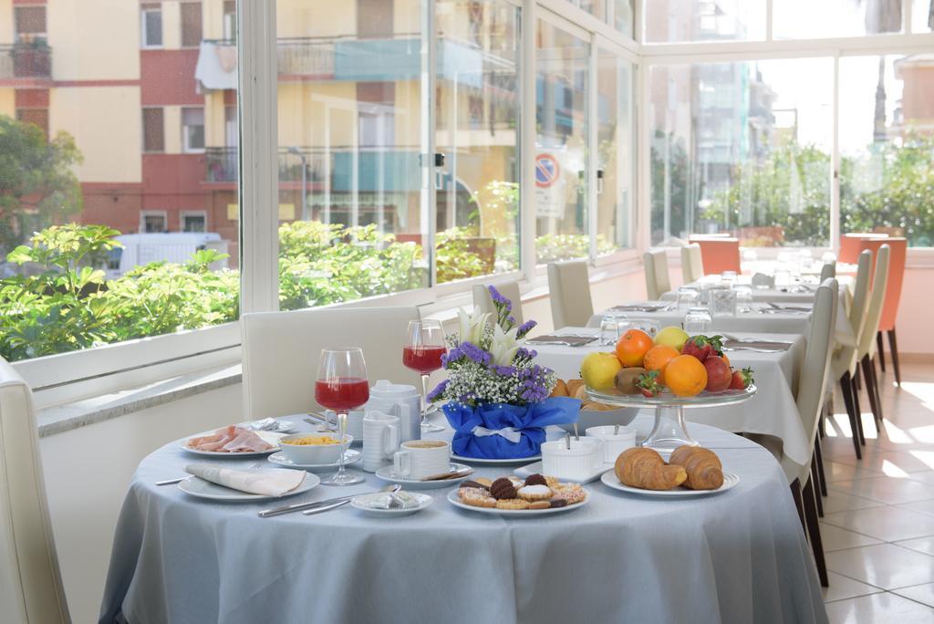 Hotel Ristorante La Marina Mhotelsgroup San Bartolomeo Al Mare Ngoại thất bức ảnh
